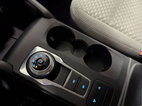 Used 2020 Ford Escape SE image 17