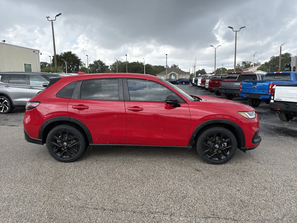 Used 2024 Honda HR-V Sport image 3