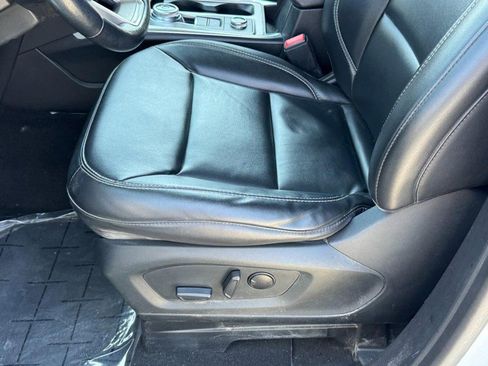 Used 2022 Ford Explorer XLT w/ Equipment Group 202A AWD/4WD image 24