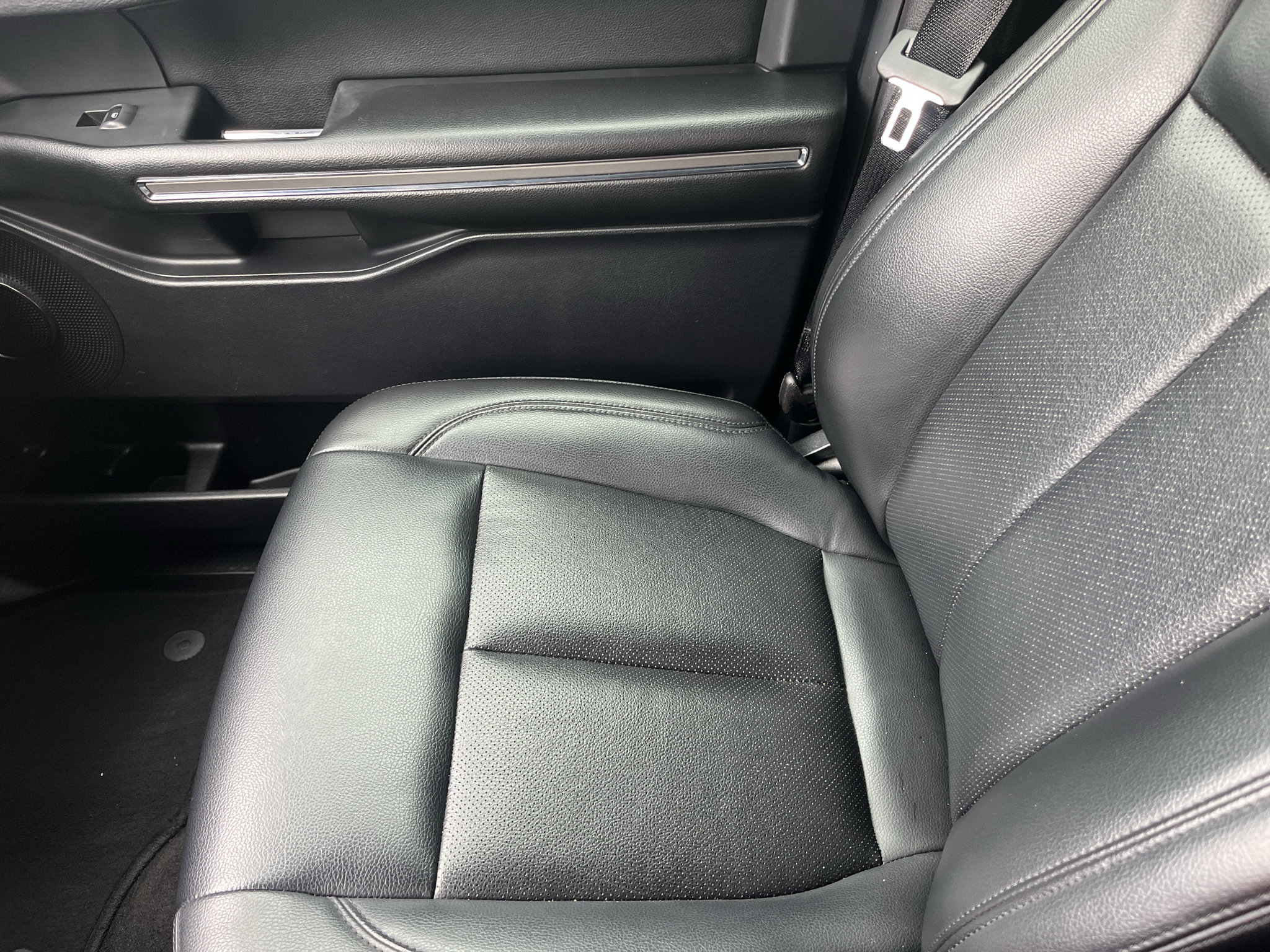 Used 2019 Ford Expedition XLT w/ Equipment Group 201A AWD/4WD image 22