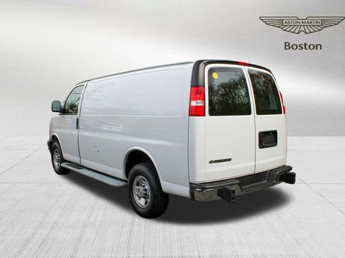 Used 2024 Chevrolet Express 2500 w/ Driver Convenience Package RWD image 5