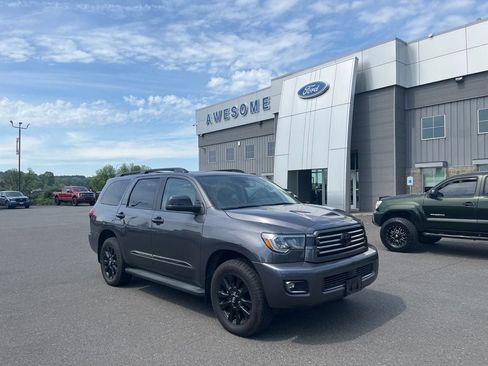Used 2022 Toyota Sequoia Nightshade AWD/4WD image 4