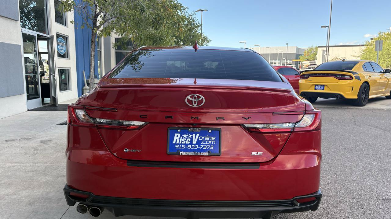 Used 2025 Toyota Camry SE w/ Convenience Package FWD image 8