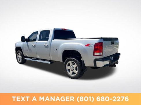 Used 2011 GMC Sierra 2500 SLT w/ SLT Convenience Package AWD/4WD image 3
