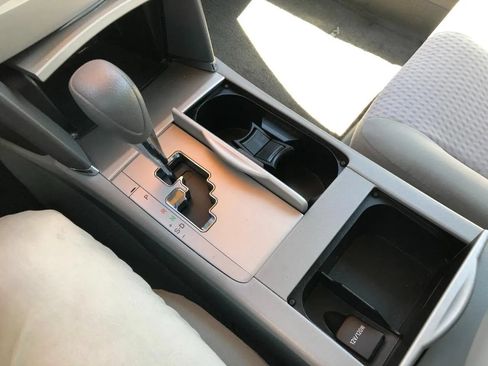 Used 2010 Toyota Camry FWD image 27
