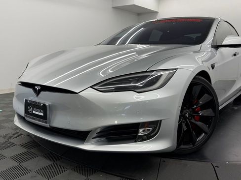 Used 2017 Tesla Model S 75D image 3
