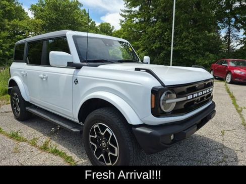 Used 2023 Ford Bronco Outer Banks AWD/4WD image 2
