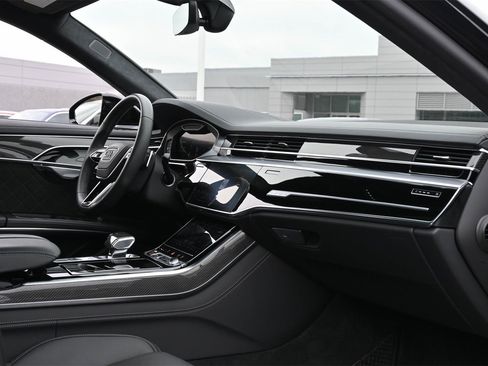 Used 2024 Audi S8 image 22
