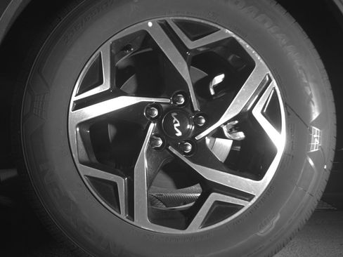 Used 2025 Kia Sportage LX image 14