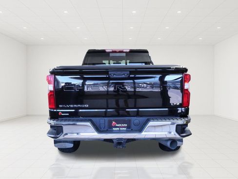 Used 2023 Chevrolet Silverado 2500 LTZ AWD/4WD image 5