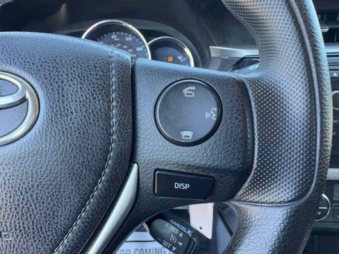 Used 2015 Toyota Corolla LE image 14