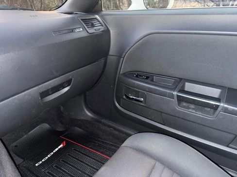 Used 2011 Dodge Challenger image 15
