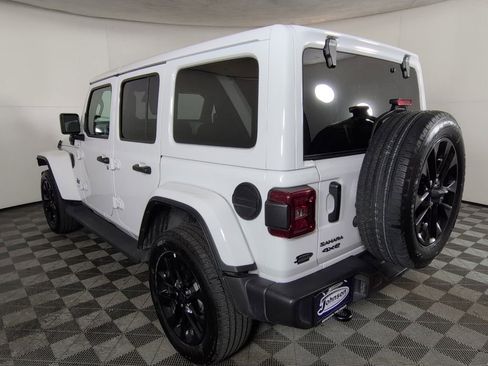 Certified 2025 Jeep Wrangler Unlimited Sahara AWD/4WD image 8