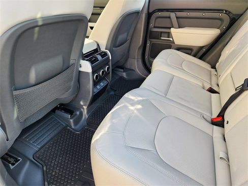 New 2026 Land Rover Defender 110 X-Dynamic SE image 19
