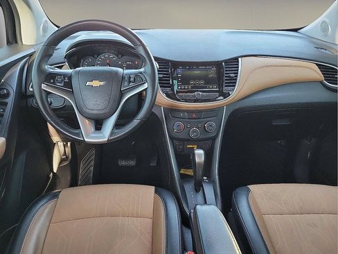 Used 2019 Chevrolet Trax LT w/ LT Convenience Package FWD image 10