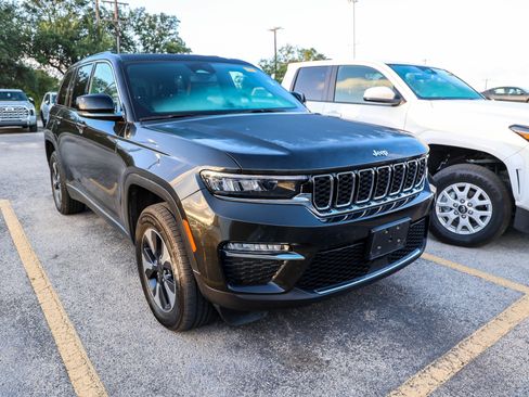 Used 2024 Jeep Grand Cherokee Limited 4xe AWD/4WD image 6