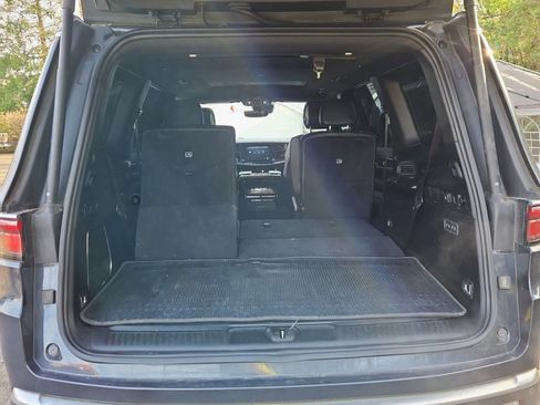 Used 2022 Jeep Wagoneer Series III w/ Premium Group I image 12