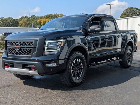 Used 2020 Nissan Titan PRO-4X w/ Pro-4x Convenience Package image 6