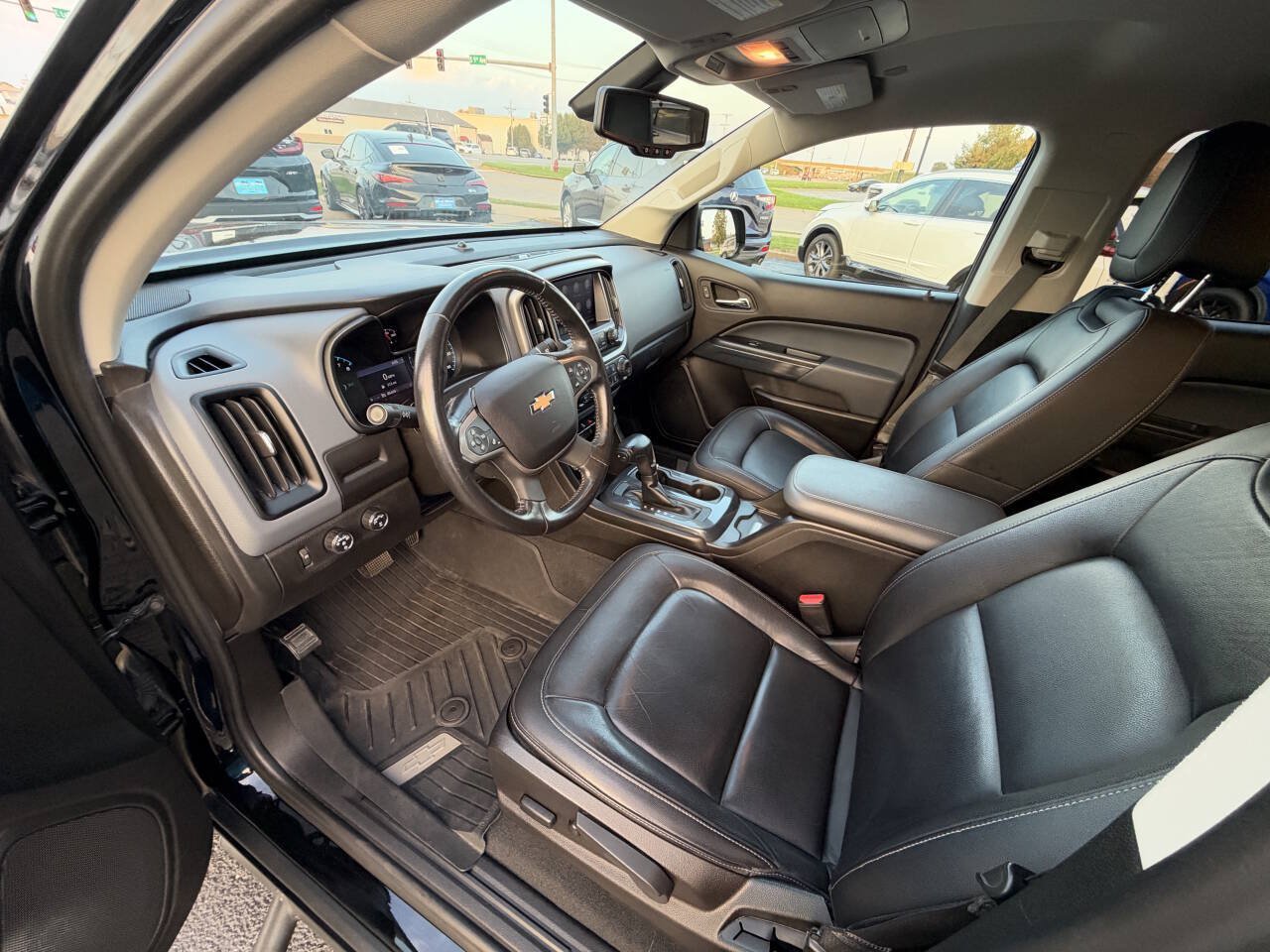 Used 2019 Chevrolet Colorado Z71 w/ Z71 Midnight Edition AWD/4WD image 15