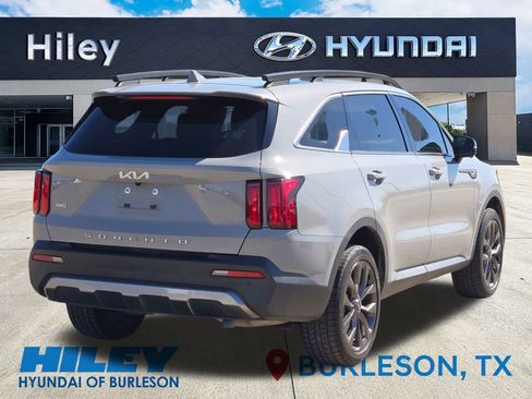 Used 2022 Kia Sorento SX Prestige w/ Rust Color Package image 4