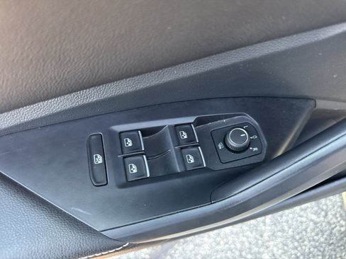 Used 2024 Volkswagen Jetta SE FWD image 12