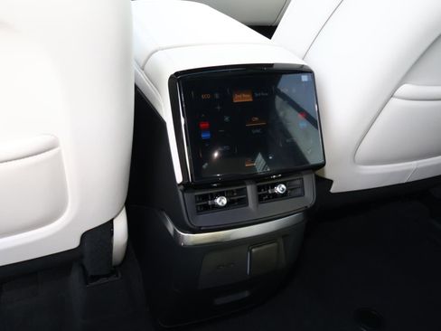 Used 2026 Cadillac Vistiq Luxury image 13