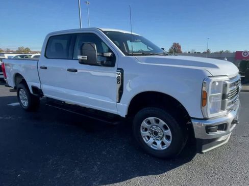 Used 2024 Ford F250 XLT image 3