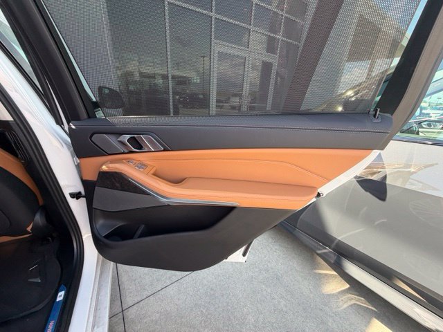 Used 2026 BMW X7 xDrive40i w/ Premium Package AWD/4WD image 24