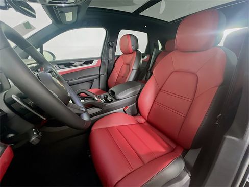 New 2026 Porsche Cayenne S image 5