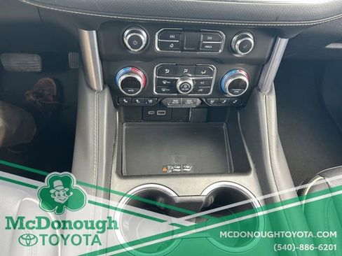 Used 2024 GMC Yukon SLT AWD/4WD image 14