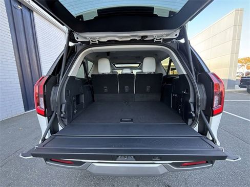 New 2025 Ford Expedition Max Platinum w/ Driver's Package image 21