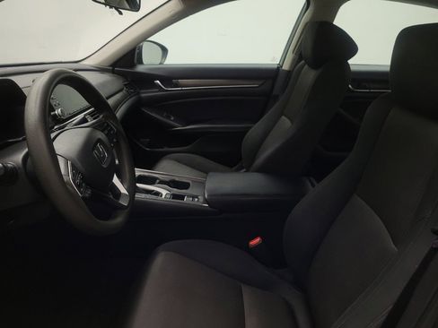 Used 2018 Honda Accord LX image 17