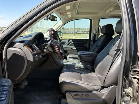 Used 2013 Cadillac Escalade Platinum image 9