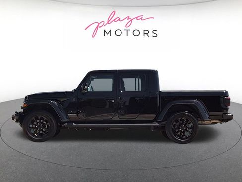 Used 2023 Jeep Gladiator Overland AWD/4WD image 8
