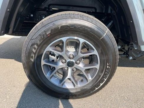 New 2025 Jeep Gladiator Sport image 46