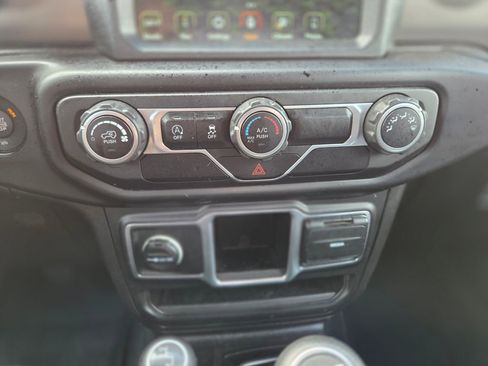 Used 2021 Jeep Gladiator Sport w/ Trailer Tow Package AWD/4WD image 20