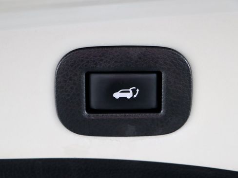 Used 2020 Nissan Rogue SV FWD image 29
