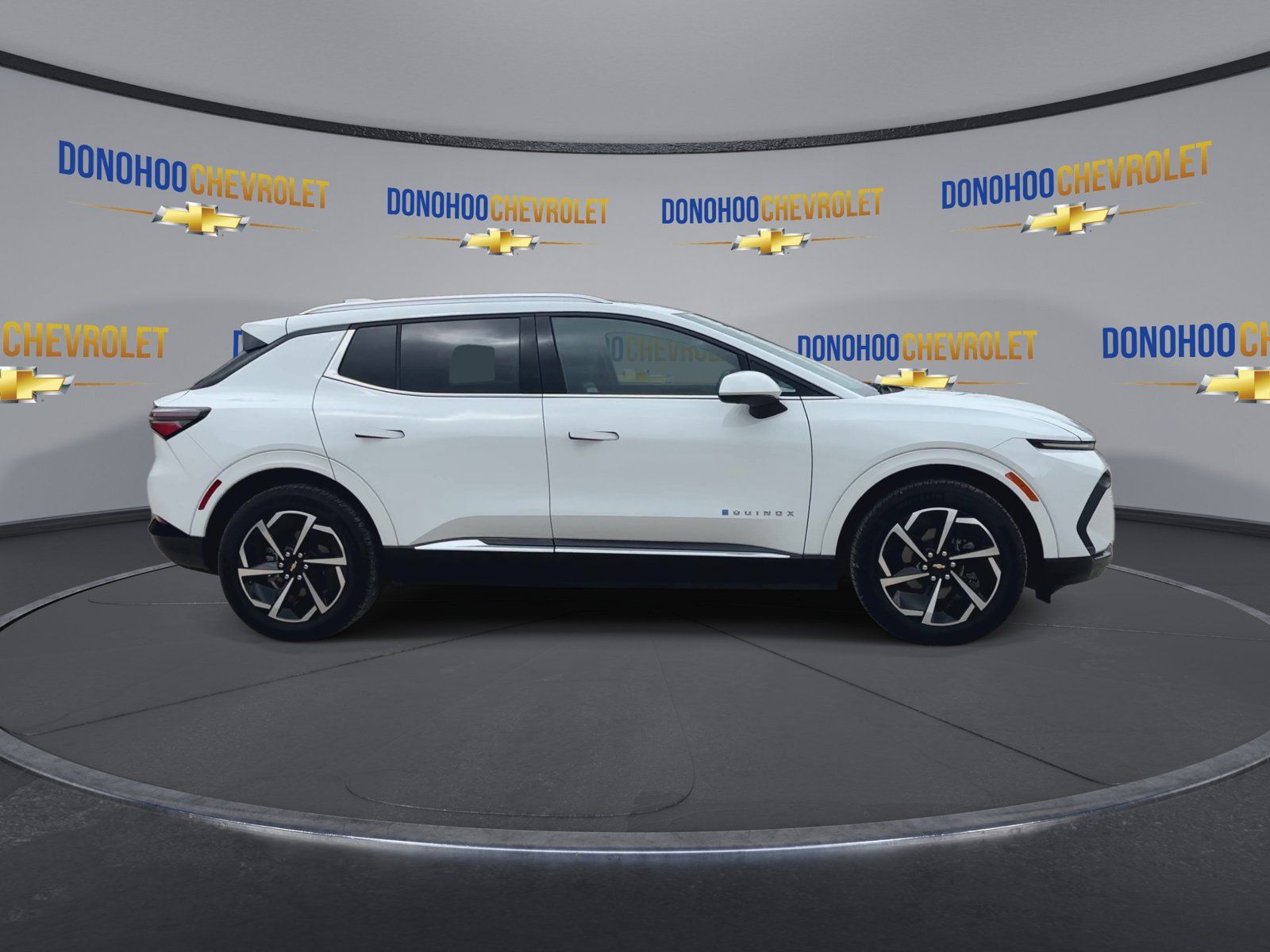 Used 2024 Chevrolet Equinox EV LT AWD/4WD image 12