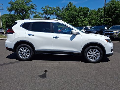 Used 2020 Nissan Rogue SV AWD/4WD image 8