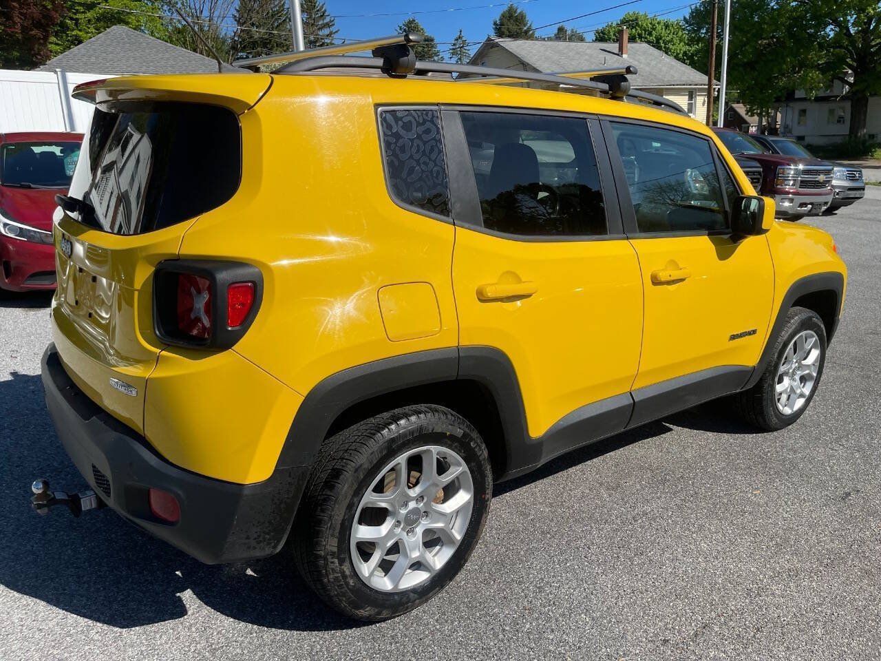 Used 2017 Jeep Renegade Latitude AWD/4WD image 6