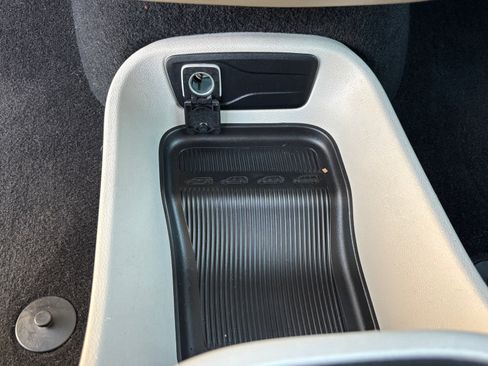 Used 2024 Chrysler Pacifica Limited FWD image 17