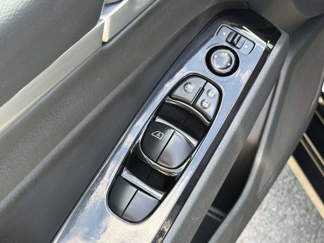 Used 2024 Nissan Altima 2.5 SR FWD image 21