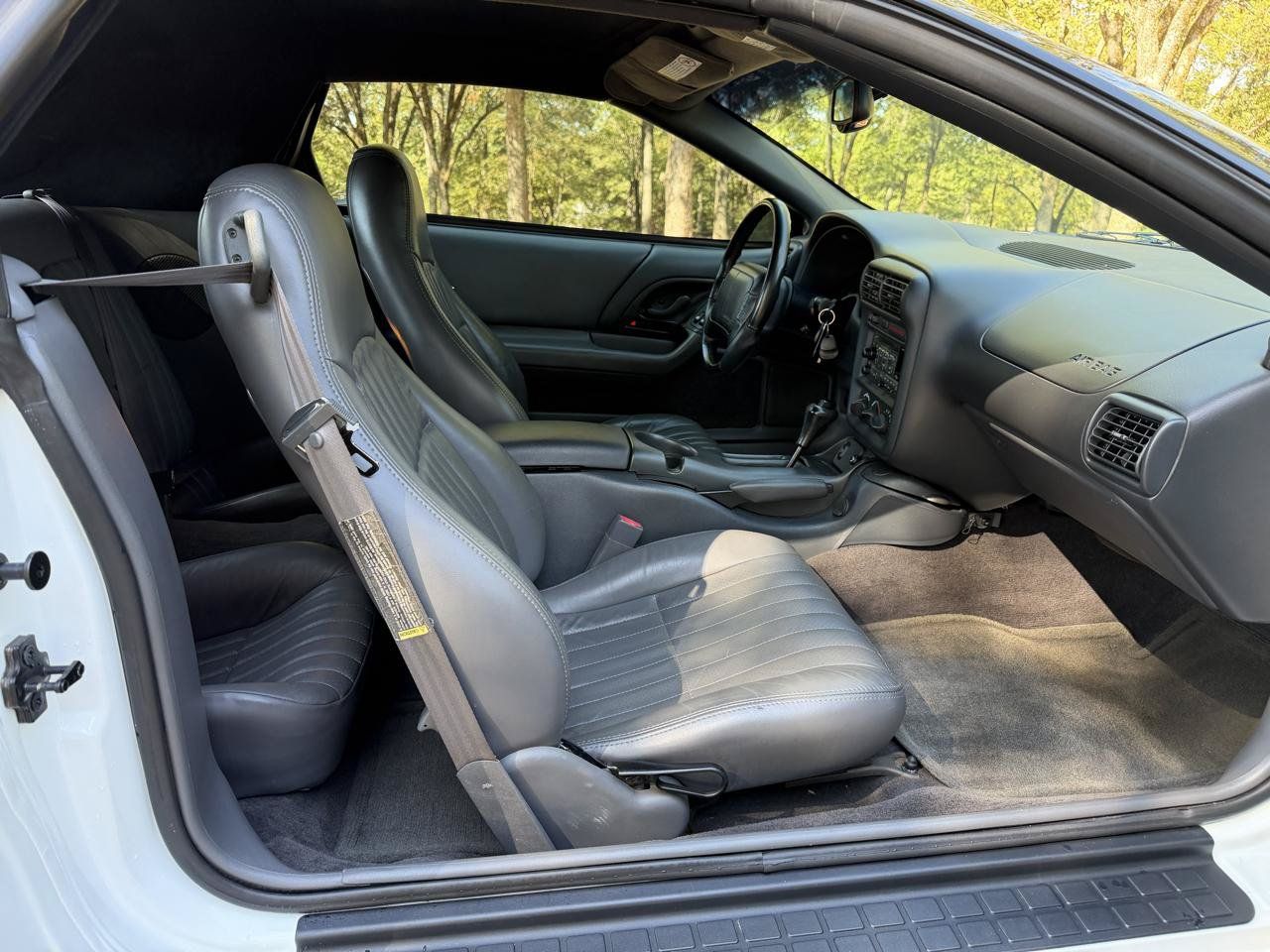 Used 1999 Chevrolet Camaro Z28 RWD image 22