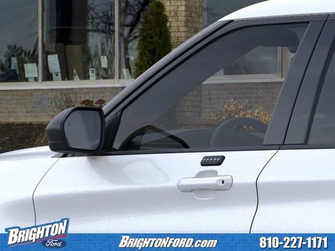 Used 2026 Ford Explorer Active AWD/4WD image 21