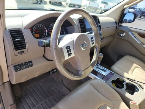 Used 2010 Nissan Pathfinder LE image 9