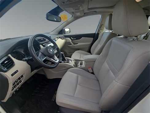 Used 2022 Nissan Rogue Sport SL w/ Premium Package image 13