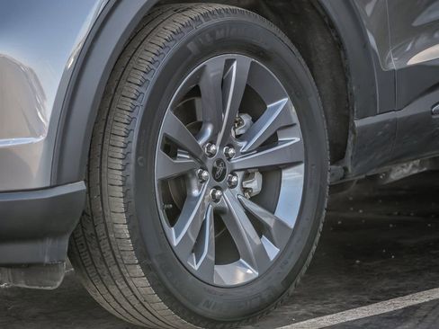 Used 2023 Ford Explorer XLT w/ Equipment Group 202A image 4