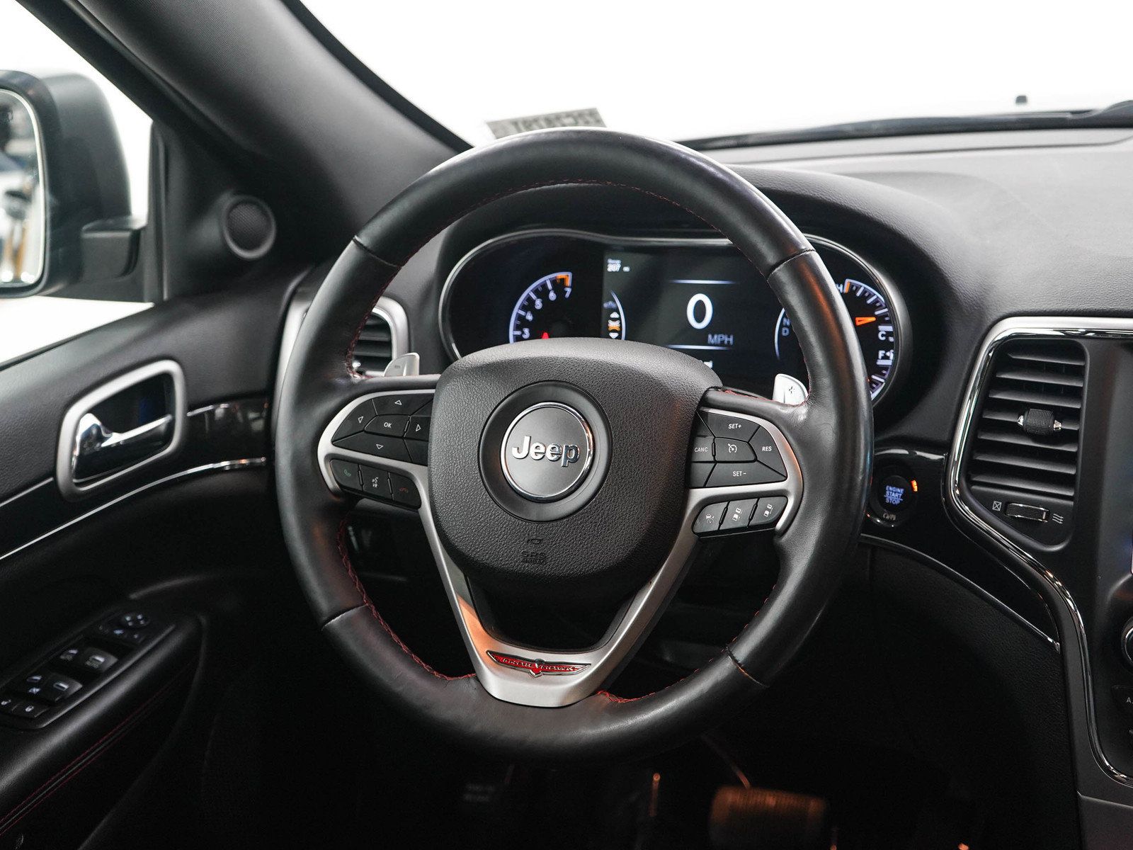 Used 2018 Jeep Grand Cherokee Trailhawk w/ Trailhawk Luxury Group AWD/4WD image 14