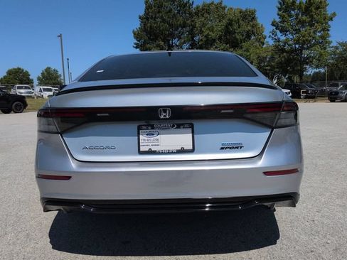 Used 2025 Honda Accord Sport image 6