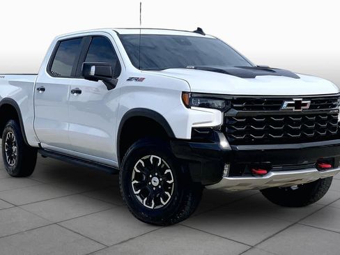 Used 2022 Chevrolet Silverado 1500 ZR2 w/ Technology Package AWD/4WD image 5